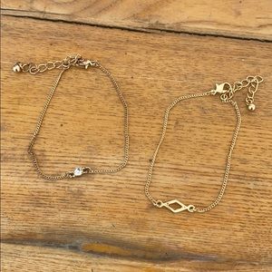 Jewelry pack. 2 gold bracelets, one gold ring